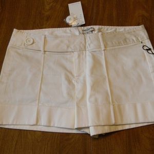 Vertigo Paris 6 Off White Ivory Dress Shorts NWT